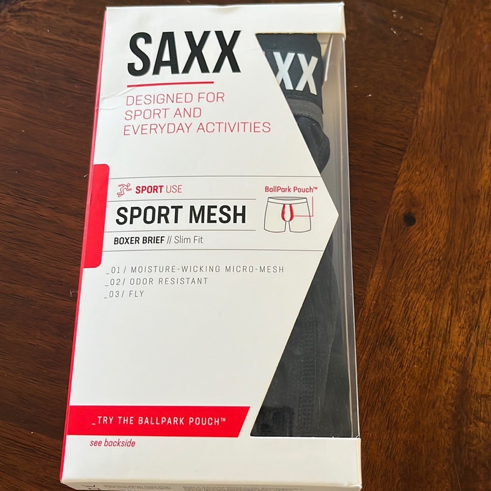 Saxx sports mesh boxer briefs new in box